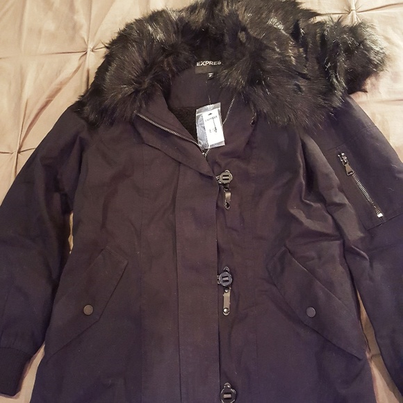 NWT:Express Coat w/ beautiful faux fur collar! - Picture 5 of 7
